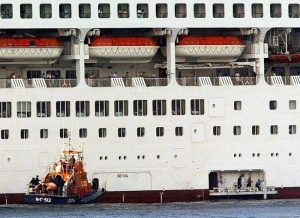 Croazia, donna cade da nave da crociera: trovata viva dopo 10 ore in mare