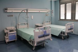 Ancona: un rumeno violenta clochard e altra donna in ospedale
