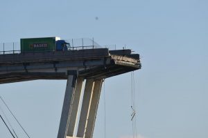 Ponte Morandi, Conte revoca concessione Autostrade. Ma lo può fare? 