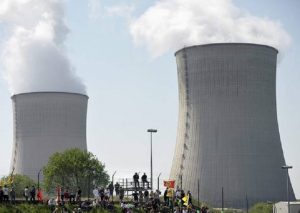 Francia, caldo eccessivo: chiusi quattro reattori nucleari (foto Ansa)
