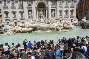 Roma, rissa per un selfie tra turisti a fontana di Trevi