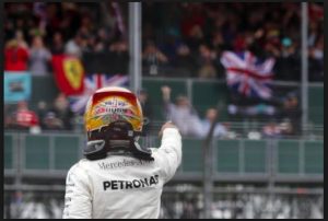 Formula 1 Singapore, griglia partenza: Hamilton pole, Vettel terzo