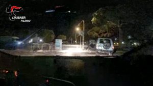 Jeep Palermo Carabinieri inseguono