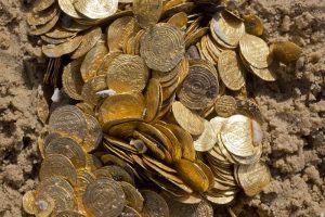 Anfora con 300 monete d'oro degli antichi romani a Como, sotto l'ex cinema