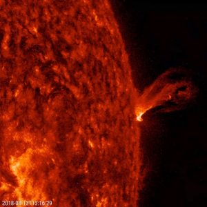 Sole, le spettacolari eruzioni di plasma dalla stella riprese dalla Nasa