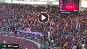 Roma-Lazio coreografia Curva Sud (VIDEO e FOTO): “Giallorossa al ciel s’innalza, colei che fa la storia”