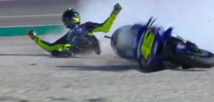 Valentino Rossi caduta e flop, peggior qualifica di sempre al MotoGp Aragon
