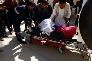 Afghanistan, elezioni con le bombe lanciate dei talebani: almeno 50 morti, centinaia di feriti
