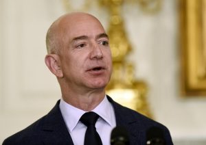 Jeff Bezos (Amazon): "La Terra è finita. Dobbiamo colonizzare altri pianeti"