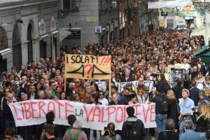 Genova, gli sfollati a Conte e Toninelli: "Per noi meglio la soluzione Autostrade". 