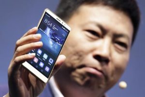 Huawei, così la Cina ci spia? L'allarme sui rischi lanciato dagli Usa e da M5s (quando non era al governo)