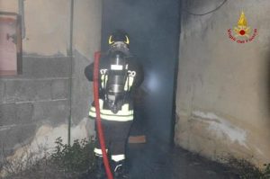 Pesaro, palazzo va a fuoco: muore anziana disabile