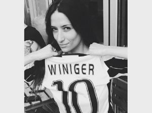 Juventus, Chi: "Andrea Agnelli e l'ascesa di Melanie Winiger" (foto Instagram)