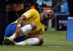 Neymar e Bruna Marquezine si sono lasciati. Colpa delle elezioni in Brasile? Lei smentisce (foto Ansa)