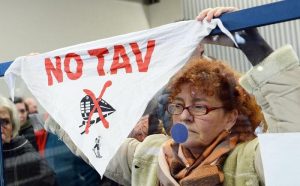 No-Tav. 16 condanne e 3 assoluzioni per gli scontri in Val Susa del 2015: 30 anni di carcere