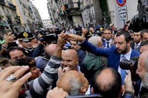 Salvini a Napoli, Messina dei 99 Posse: "Manifestanti pagati 20 euro" (foto Ansa)