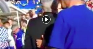 Sarri si è pulito il naso addosso a Mourinho: spunta VIDEO sui social