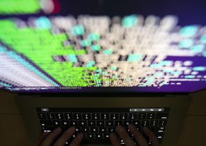 Hacker attaccano ministeri e Pa: 500mila violate, cambiare password