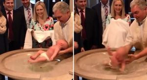 Battesimo finisce male: al prete scivola di mano il neonato77