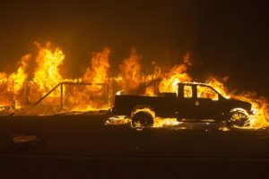 California, 31 morti e 228 dispersi negli incendi: la città di Paradise spazzata via, tornadi di fuoco bruciano tutto