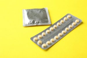 Preservativi e pillola del giorno dopo gratis agli under 26: l'iniziativa della Toscana