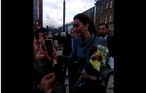 Kate Middleton parla italiano: dice ciao alla fan, visse a Firenze