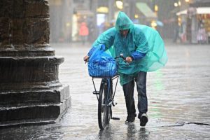 Meteo, pioggia e neve sull'Italia: maltempo anche nel weekend