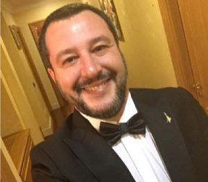 Travaglio, Buttafuoco, Salvini, Toninelli... dalla comica al tafazzismo