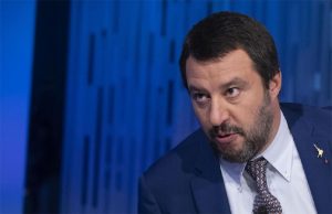 Salvini: "Mio figlio sciopera contro di me. Gli ho detto vai a giocare a pallone"