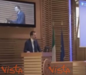 Matteo Salvini: "Mia figlia ha capito che lavoro faccio: il poliziotto" VIDEO