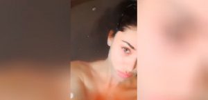 Belen Rodriguez nella vasca da bagno3