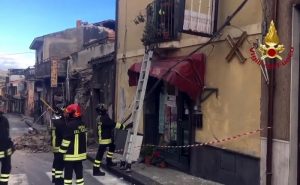 Terremoto Catania e Etna: molti dormono in auto, altre 10 famiglie sfollate