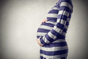 Maternità: al lavoro fino al nono mese, bonus nido a 1500 euro, congedo padri 5 giorni 
