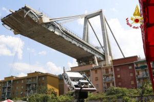 Ponte Morandi Genova. Manager Bucci: 33 giorni per cominciare a ricostruire. Governo: 91 giorni per un decreto