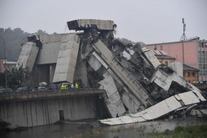 Ponte Morandi, consulente tecnico Autostrade: "Solo uno dei 4 attacchi degli stralli era ossidato"