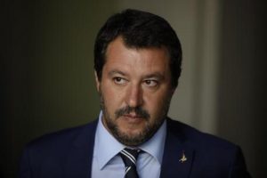 Salvini, ex suocero tenuto ostaggio e rapinato in casa  
