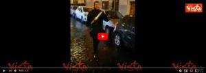 Carabiniere difende tifoso dell'Eintracht: aggredito e ferito a Roma VIDEO