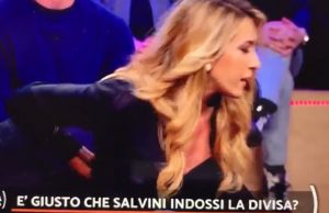 "Quarta Repubblica", Annalisa Chirico contro Vauro: "Le divise di Salvini? E' spirito di corpo"