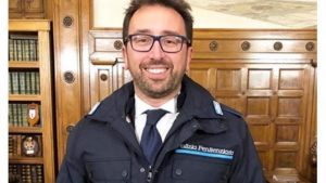 Cesare Battisti, Bonafede pubblica video che rivela identità di un agente. Penalisti lo denunciano