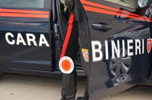 Roma, guida auto a noleggio senza patente e scappa dai carabinieri: arrestato