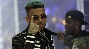 Chris Brown accusato di stupro: rilasciato. Potrà lasciare Francia