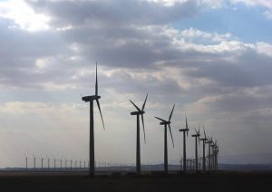 Rinnovabili, l'ex ministro Clò: "600 miliardi per eliminare petrolio, metano e carbone dalle centrali elettriche"