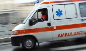 Roma, incidente sulla via del Mare: morti due ragazzi di 22 e 29 anni