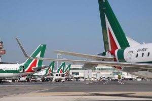 Pescara, volo Alitalia per Milano colpito da fulmine e cancellato