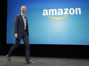 Jeff Bezos (Amazon): "National Enquirer, vicino a Trump, mi ha ricattato per le mie foto intime"