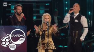 YOUTUBE Sanremo 2019, Patty Pravo e Briga cantano "Un po' come la vita" con Giovanni Caccamo