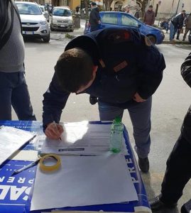 Palermo, poliziotto in divisa al gazebo pro-Salvini: come ad Ascoli, altra inchiesta