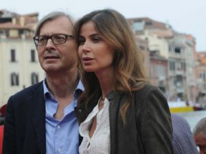 Vittorio Sgarbi e la fidanzata Sabrina Colle non fanno l'amore dal 1999: "Non ha quella volgarità..."