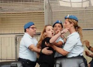 Segreti e delitti, la follia di Veronica Panarello in carcere: "So volare..." (foto Ansa)