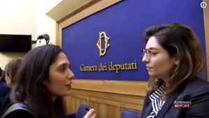 Laura Castelli fake-news: l'Ue sanziona chi abbassa l'Iva sugli assorbenti. Report la sbugiarda